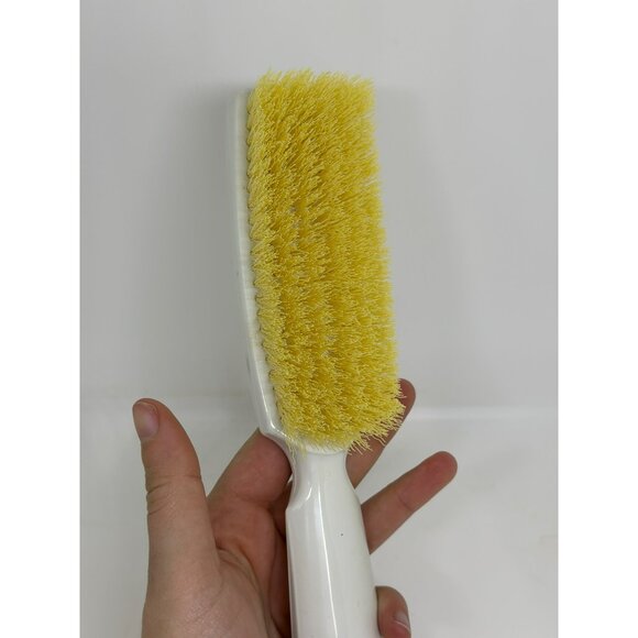 VTG White Handle Brush With Yellow Bristles Sturdy Design Ideal For Cleaning - Picture 2 of 6